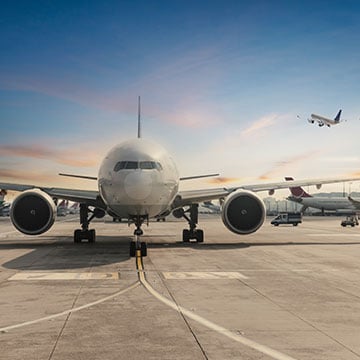 What is the closest airport to the La Posada Lodge & Casitas?
