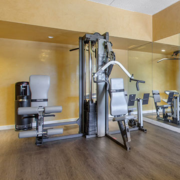 Does the La Posada Lodge & Casitas have a fitness center?