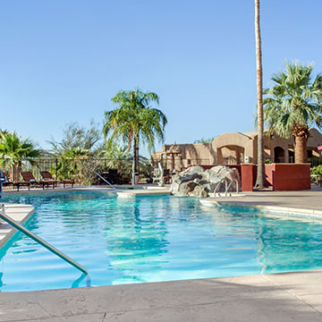 Does La Posada Lodge & Casitas have a pool?